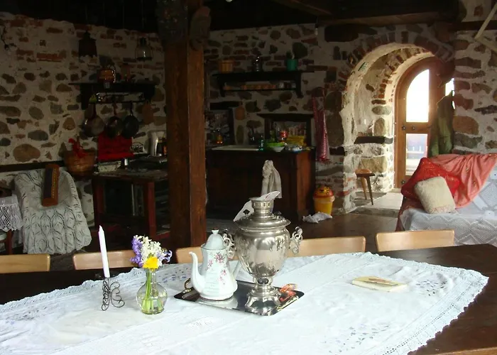 Дом отдыха старата къща / село тъжа